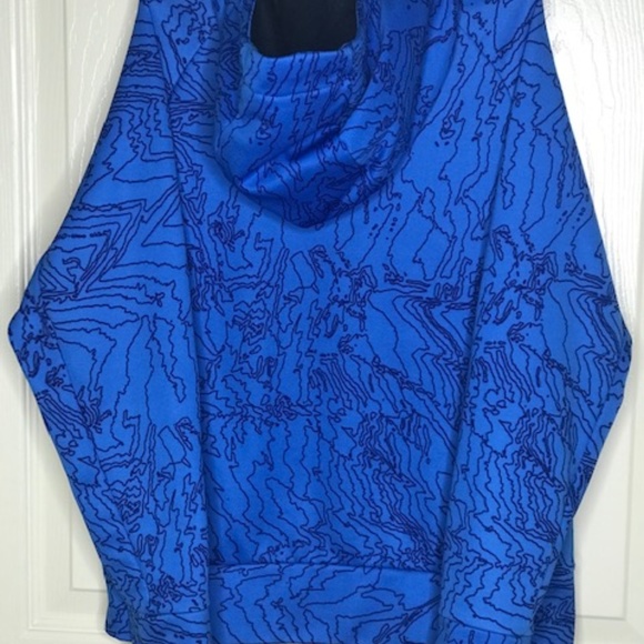 Boy's Nike Pullover Sweatshirt - Picture 2 of 3